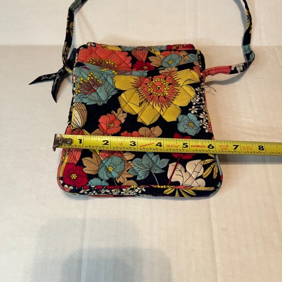 Vera Bradley "Happy Snails" Crossbody - Picture 6 of 6